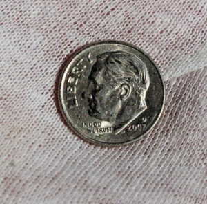 2002 D USA American Dime; 10 Cents; Roosevelt Dime - Picture 1 of 2