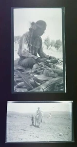 NEGATIVOS INDIOS NATIVOS AMERICANOS X2 NAVAJO ANTIGUOS DESCASCARILLAMIENTO DE MAÍZ MONTAR - Imagen 1 de 7
