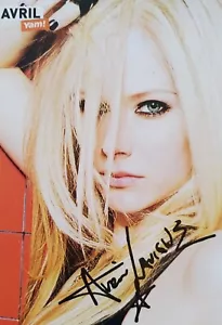 AVRIL LAVIGNE - Autogrammkarte 7x10cm - Autograph Card Clippings Yam Autogramm - Picture 1 of 1