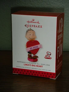 2013Hallmark Ornament ~LINUS'S BIG HEART~ 7TH IN A MONTHLY SERIES. - Picture 1 of 3