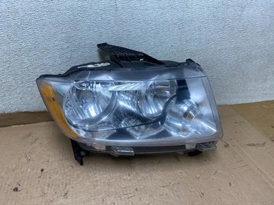 Faro halógeno pasajero derecho Jeep Grand Cherokee 2011-2013 U8697 DW Foto 1 de 4
