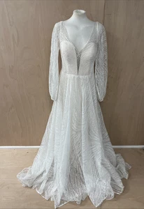 BNWT Evie Young Women's Ivory/Sand Wedding Bridal Dress EY163 - Size UK 14 - Picture 1 of 15