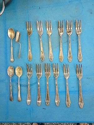 16 Forchette Dessert 12 con marchio Argento 1000- 4 senza marchio POSATE VINTAGE - Immagine 1 di 4