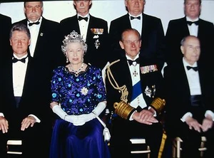 QUEEN ELIZABETH & BILL CLINTON at "the Guildhall" - Original 35mm COLOR Slide - Picture 1 of 2