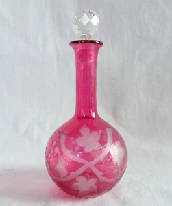 Flacon à liqueur - cristal de Baccarat overlay rose - fin XIXe siècle - Picture 1 of 8