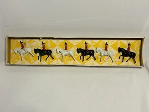 Crescent Toy Soldier Mounted Hussars Post War 6 Figure Cavalry Made in England - Picture 1 of 8