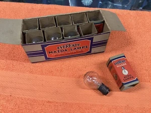 Vintage NOS BOX 9 AUTO Head Lamp Head Spot Light Bulbs EVEREADY 1160 9v 21 C.P. - Picture 1 of 5