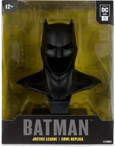 McFarlane Toys Batman Justice League Cowl Replica DC Direct - new - Picture 1 of 3