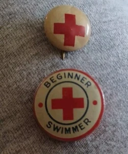 2 Vintage Red Cross Pin-back Buttons - Picture 1 of 4