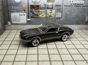 Hot Wheels Ultra Hots '67 Ford Mustang Metallic schwarz echte Fahrer - Bild 1 von 1