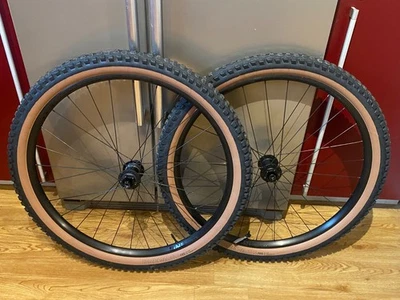 Bontrager Line 30, Tubeless Ready, 6-bolt, Wheel Set Boost Brevard Tan Tyres - Image 1 of 4