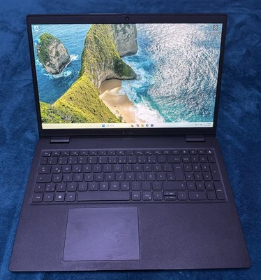 Dell Latitude 3520 (Intel i3-1115G4, 8GB RAM, 256GB SSD, Windows 11 Pro) - Bild 1 von 4