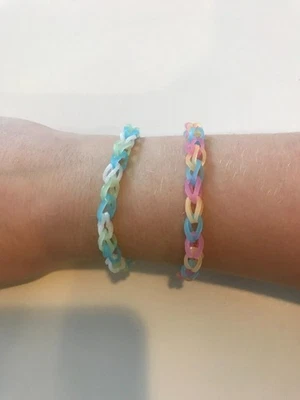 Lote de 2 pulseras de telar arco iris *hechas a mano para niños* brillan en la oscuridad Foto 1 de 3