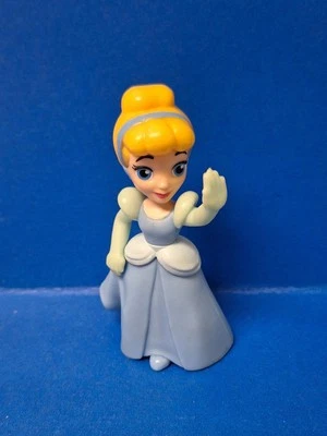 Figura de juguete Princesa Cenicienta 2020 Disney McDonalds Foto 1 de 3