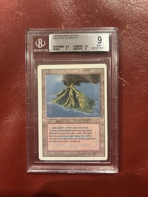 MAGIC THE GATHERING REVISED VOLCANIC ISLAND BGS 9 MTG 1994 - Image 1 of 2
