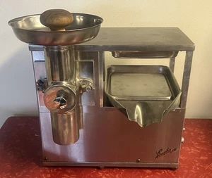 Norwalk 235 Juicer Juicing Machine Heavy Duty Runs Great - Picture 1 of 8