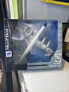 New Ray Sky Pilot " Douglas DC-7 United Airlines Maßstab 1:130 Flugzeug 20333 - Bild 1 von 10