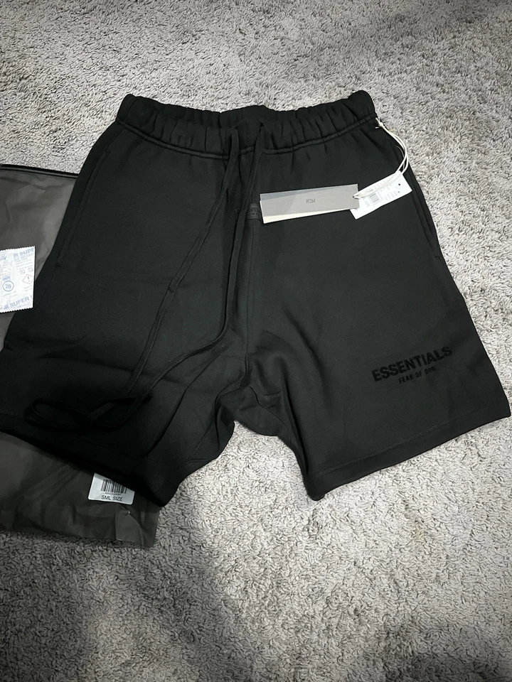 PANTALONES CORTOS FOG ESSENTIALS Foto 1 de 4