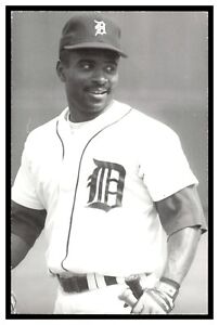 Tony Phillips (1991) Detroit Tigers Vintage Baseball Postcard Rd3