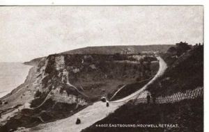 EASTBOURNE, SUSSEX - HOLYWELL RETREAT B&W POSTCARD - Picture 1 of 2