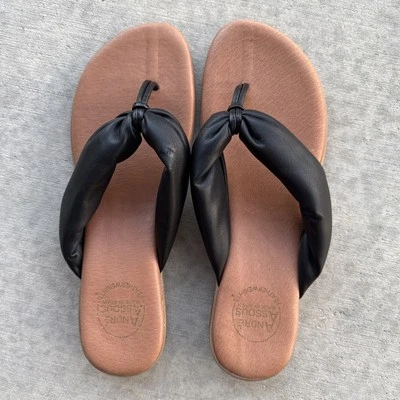 Sandalia Andre Assous Negra Peso Pluma Cuero Slide Hecha en España Talla 9 Foto 1 de 4