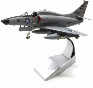 WLTK Douglas 1:72 Douglas A-4C Skyhawk USMC Marines VMA-242 BATS, Missile Crisis - Imagen 1 de 14