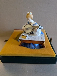Royal Doulton - Lady Musicians - Lute HN-2431 - Limited Edition - Box - Picture 1 of 8