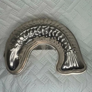 Vintage Jello Fish Mold Cake Pan Wall Decor 5-1/2 Cup Koi Fish Jello Mold - Picture 1 of 3