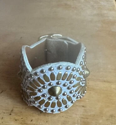 Studded white leather V Cool Cuff Bracelet w buckle - Image 1 of 2