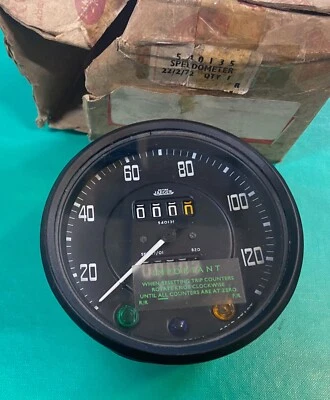 NOS Land Rover Series 2a 109" 1 TON 9.00x16 Tyres KPH With Trip Speedo 540135 - Image 1 of 2