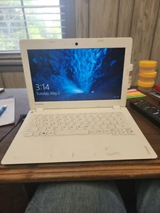 Lenovo IdeaPad 110s - 11IBR 11.6" Laptop ‎110S-11IBR - White w/ Power Cord - Picture 1 of 3