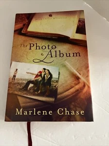 Annie’s Attic Mystery The Photo Album By Marlene Chase - Imagen 1 de 1