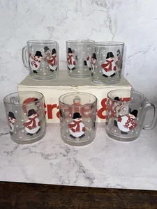 6er Set Kiste & Fass Schlittschuh Schneemann Becher in Box Klarglas WEIHNACHTEN WINTER - Bild 1 von 10