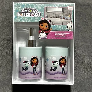 Gabby’s Dollhouse 3-teiliges Badezimmer-Set: Lotion/Seifenspender-Zahnbürstenhalter-Mülleimer - Bild 1 von 4