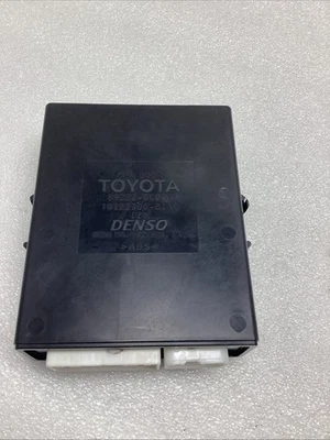 2005-2007 TOYOTA SEQUOIA MULTIPLEX NETWORK MODULE OEM 89222-0C021 - Image 1 of 4