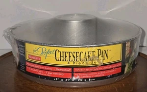 WearEver "The Perfect Cheesecake Pan" 9"x3" In Original Sealed Package. - Picture 1 of 8