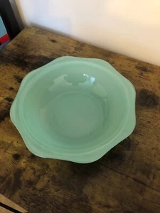 Vintage Jade Green Sprayware PYREX Fruit Bowl Dessert Bowl Retro Scalloped Edge - Picture 1 of 4