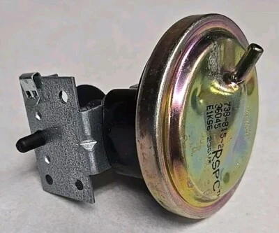 Interruptor de presión de agua para lavadora Speed Queen AWM593L2 36045 Foto 1 de 4