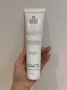 Kiehl's Clearly Corrective Brightening & Exfoliating Daily Cleanser 150ml(new) - Picture 1 of 3