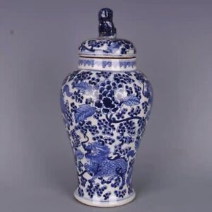  Chinoiserie vase  Blue and White Chinese Porcelain Ginger Jar