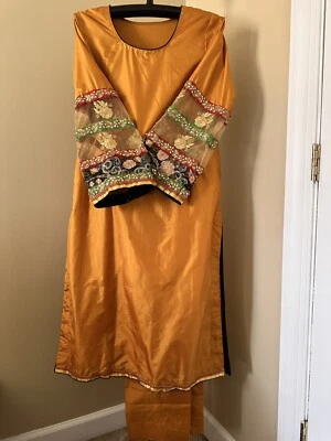 2 Piece pakistani Pant kameez - Image 1 of 4