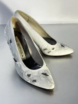 Vintage Via Spiga Embroidered White Leather Floral Pumps Heels Size 5 - Image 1 of 4