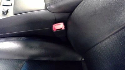 Hebilla para cinturón de seguridad conductor delantero izquierdo negro sedán ajuste 10-13 INFINITI G37 109311 Foto 1 de 4