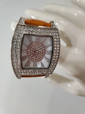 Reloj Gossip GSP673 Bisel Estrás Correa Cuero Mostaza Batería Nueva Foto 1 de 4