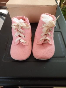 Vintage Baby Infant Shoes Littlestown PA Pink Wool Littonian Shoe Company - Picture 1 of 3