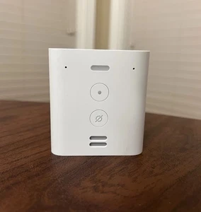 Amazon Echo Flex Plug-In Smart Lautsprecher Alexa Sprachsteuerung Weiß Getestet C77A68 - Bild 1 von 10