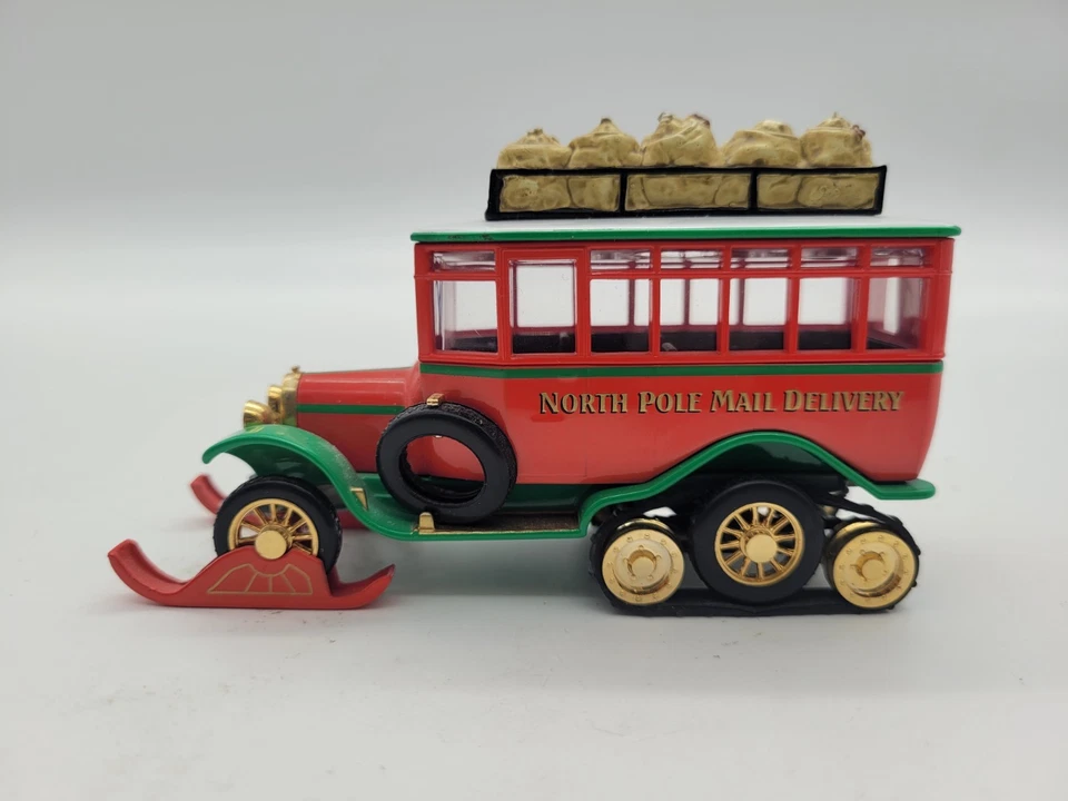 Matchbox Collectibles YYM36793 1922 Christmas Scania Vabis Post Bus North Pole - Image 1 of 4
