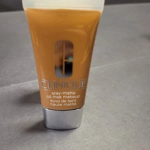Clinique Stay Matte ölfreies Make-up vor 28 (D-P) jetzt WN 122 NELKE (D) 1OZ - Bild 1 von 6