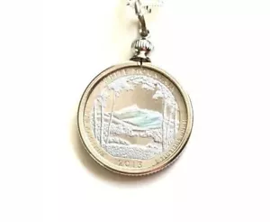 SILVER Fashion Upcycled HOLOGRAPH U.S. QUARTER PENDANT NECKLACE - Picture 1 of 3