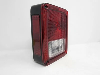 Luz trasera de fábrica MOPAR, lado del conductor, para Jeep Wrangler JK 07-18 - 55077891AG Foto 1 de 4